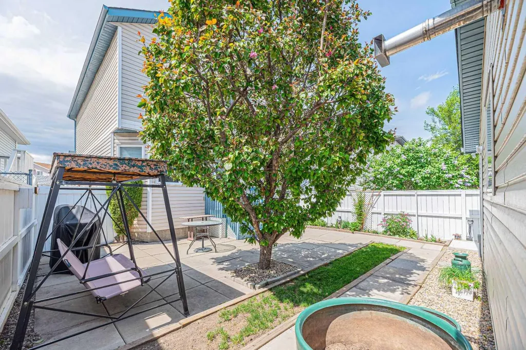 259 Carmel Close NE Calgary AB T1Y 6Y4