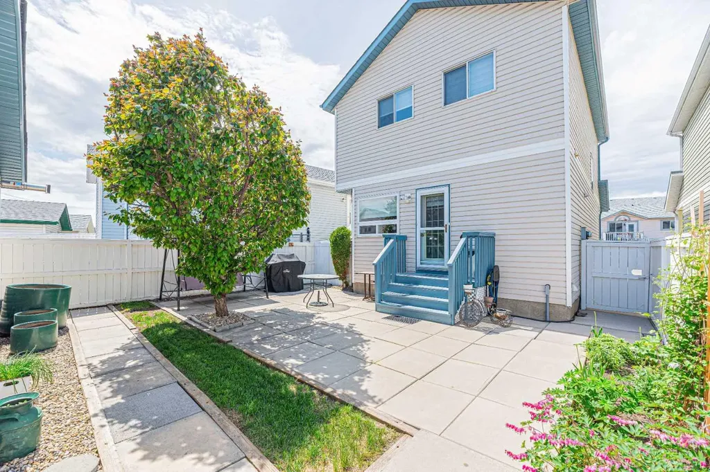 259 Carmel Close NE Calgary AB T1Y 6Y4