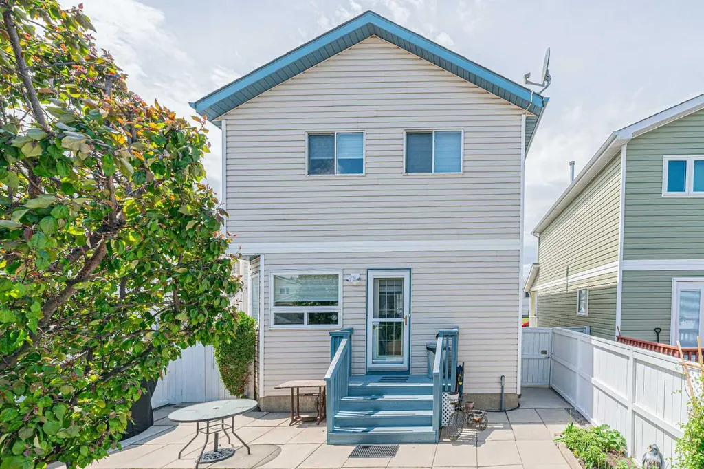 259 Carmel Close NE Calgary AB T1Y 6Y4