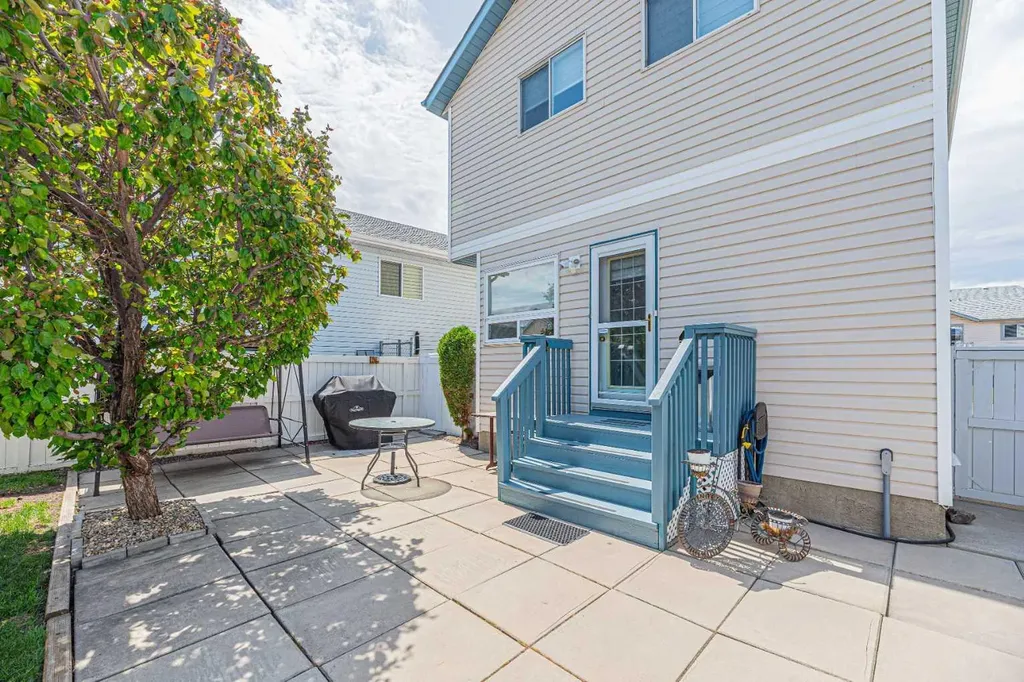 259 Carmel Close NE Calgary AB T1Y 6Y4
