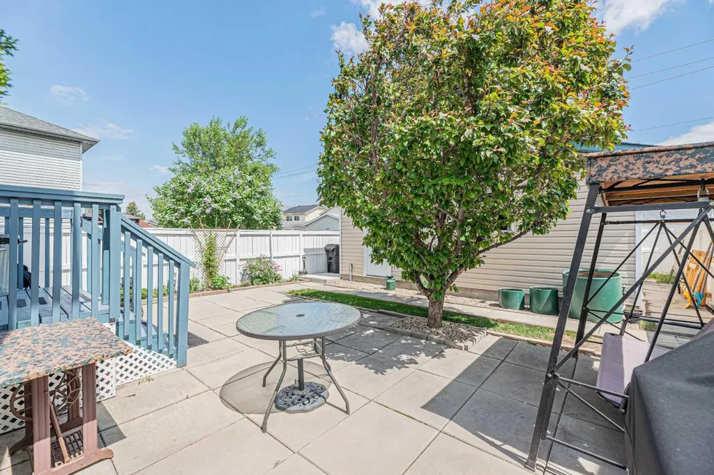 259 Carmel Close NE Calgary AB T1Y 6Y4