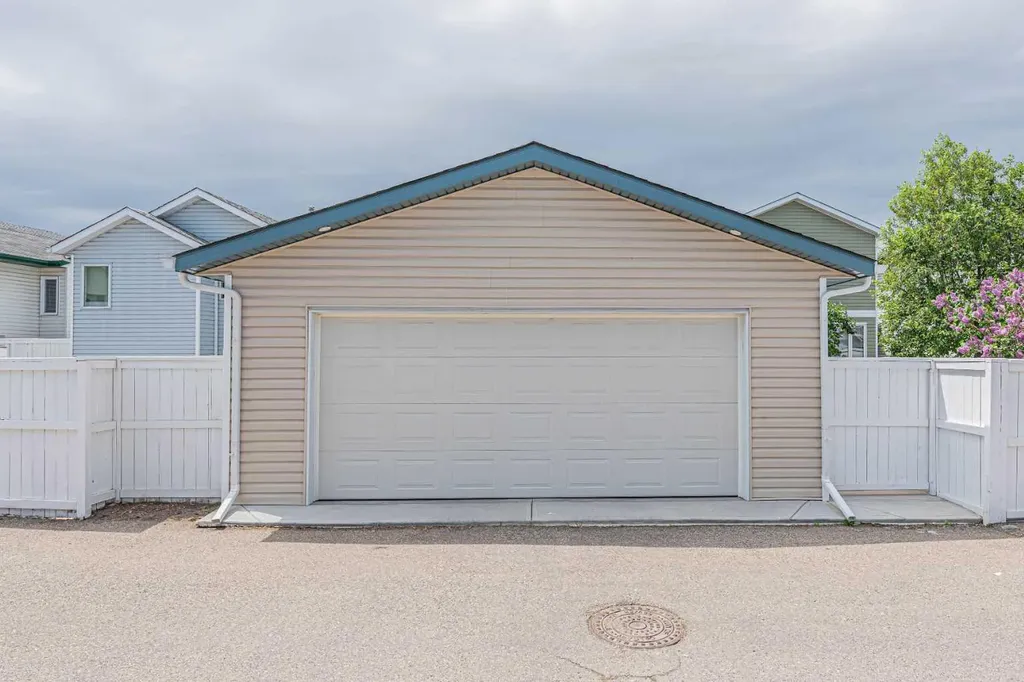 259 Carmel Close NE Calgary AB T1Y 6Y4