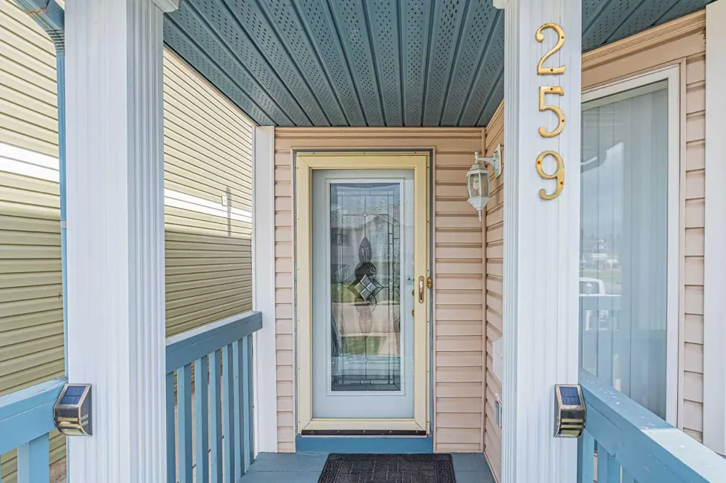 259 Carmel Close NE Calgary AB T1Y 6Y4