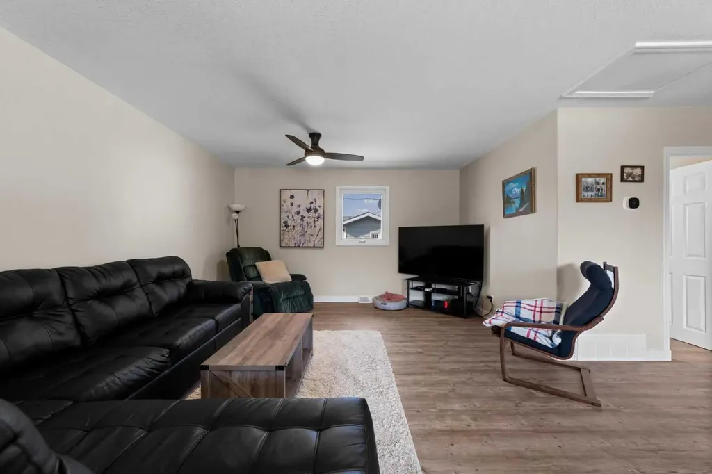 5302 49 Street Daysland AB T0B1A0