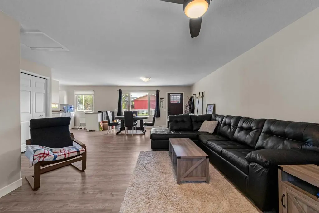 5302 49 Street Daysland AB T0B1A0