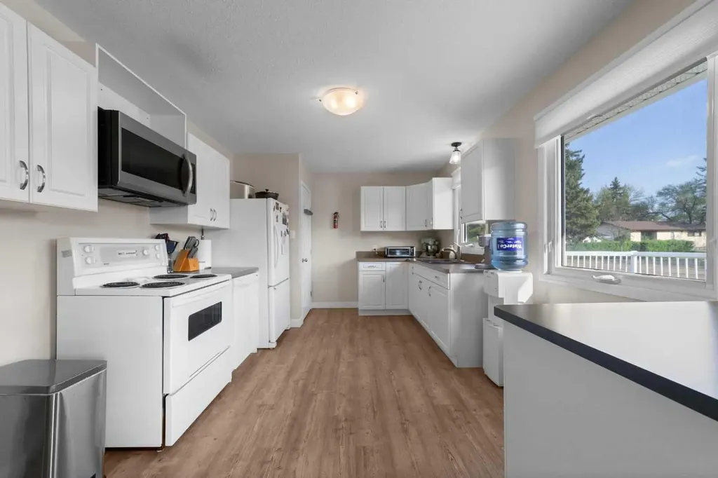 5302 49 Street Daysland AB T0B1A0