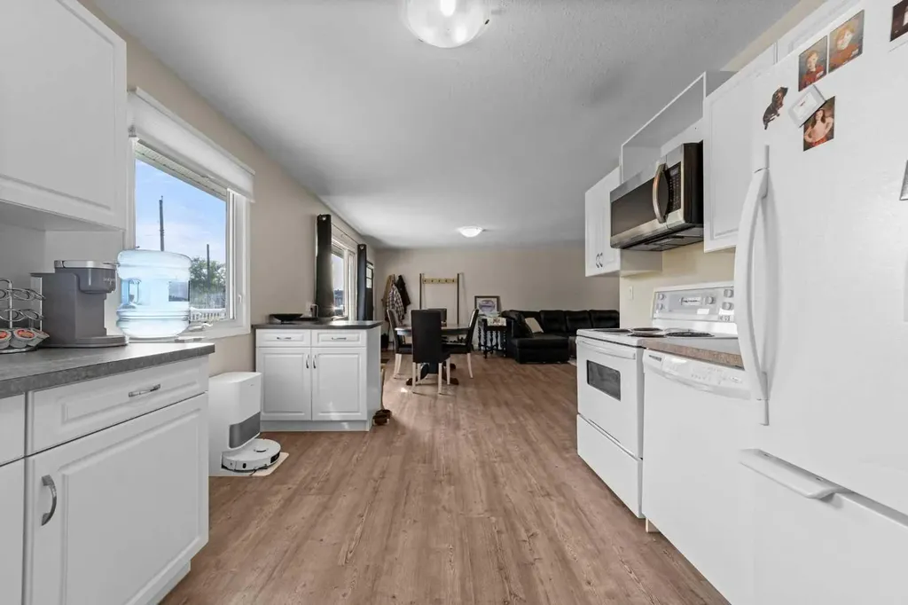 5302 49 Street Daysland AB T0B1A0