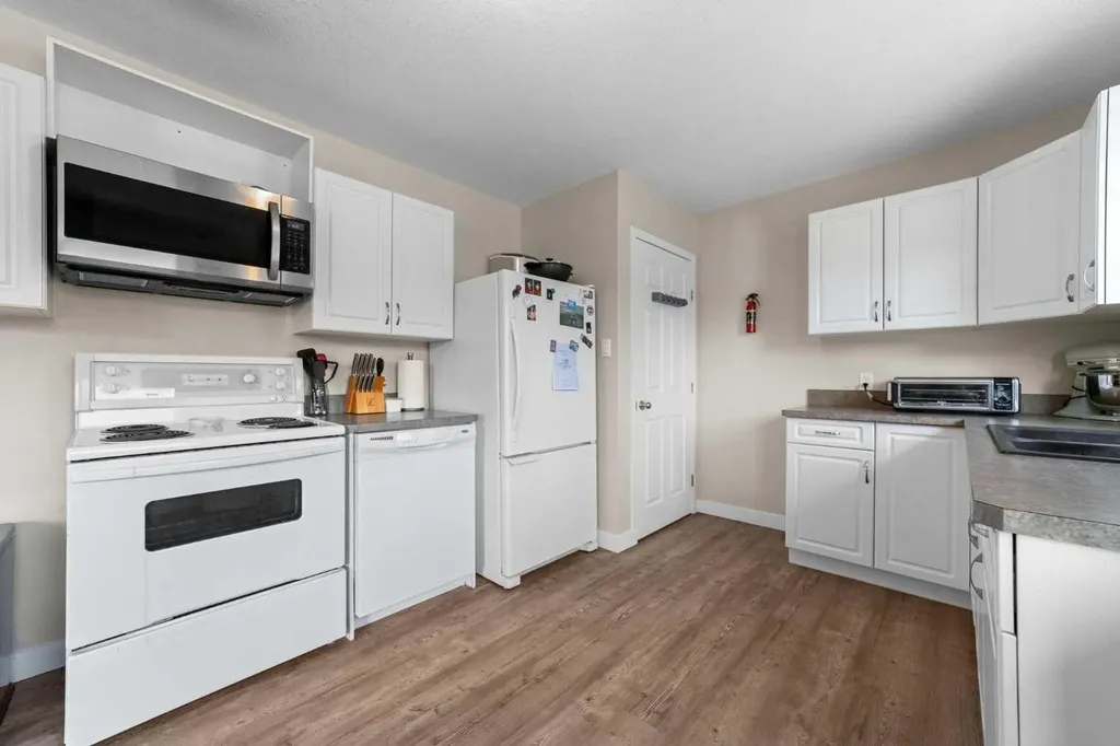 5302 49 Street Daysland AB T0B1A0