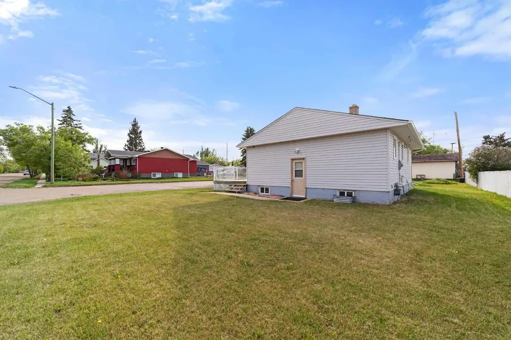5302 49 Street Daysland AB T0B1A0