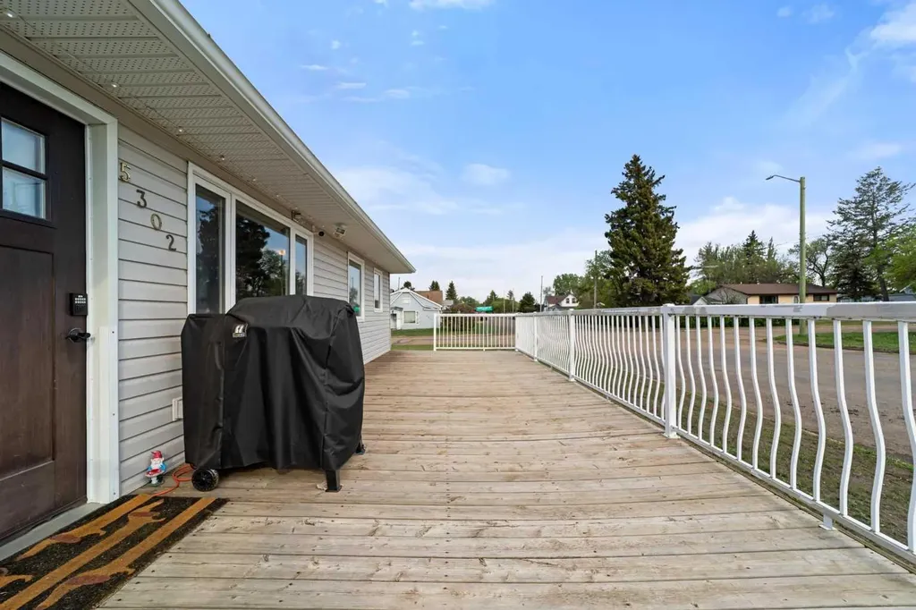 5302 49 Street Daysland AB T0B1A0