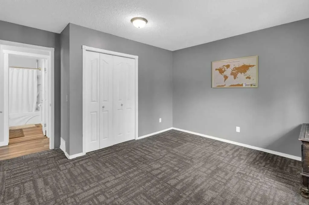 120 Alpine Crescent SE Airdrie AB T4B 1L5