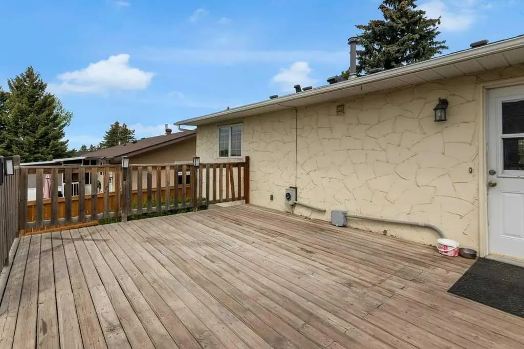 120 Alpine Crescent SE Airdrie AB T4B 1L5