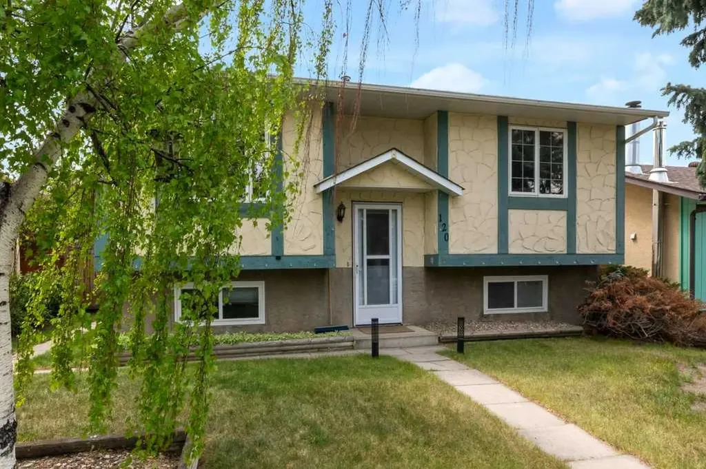 120 Alpine Crescent SE Airdrie AB T4B 1L5