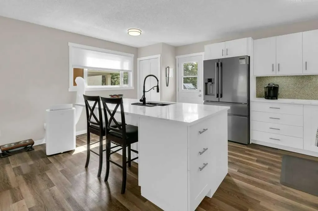120 Alpine Crescent SE Airdrie AB T4B 1L5