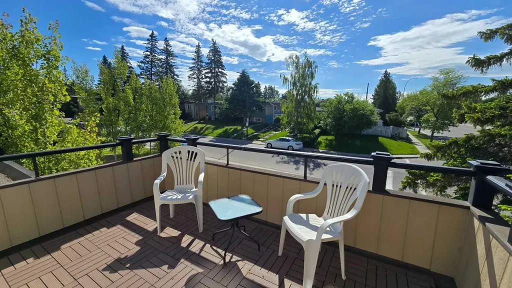 5801 Dalgleish Road NW Calgary AB T3A 1K4
