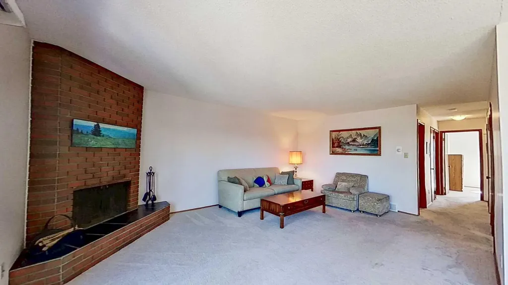 5801 Dalgleish Road NW Calgary AB T3A 1K4