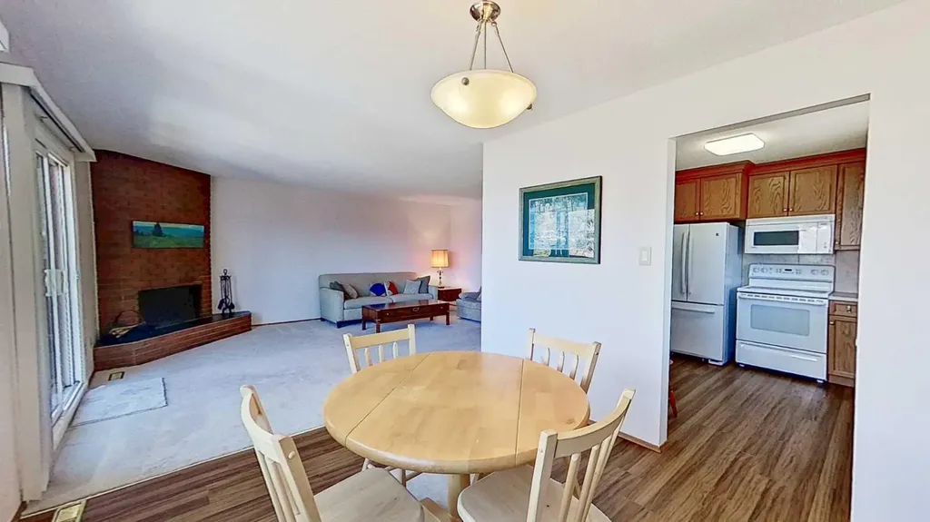 5801 Dalgleish Road NW Calgary AB T3A 1K4