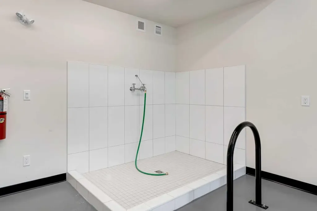 1 Industrial Place Canmore AB T1W 1Y1