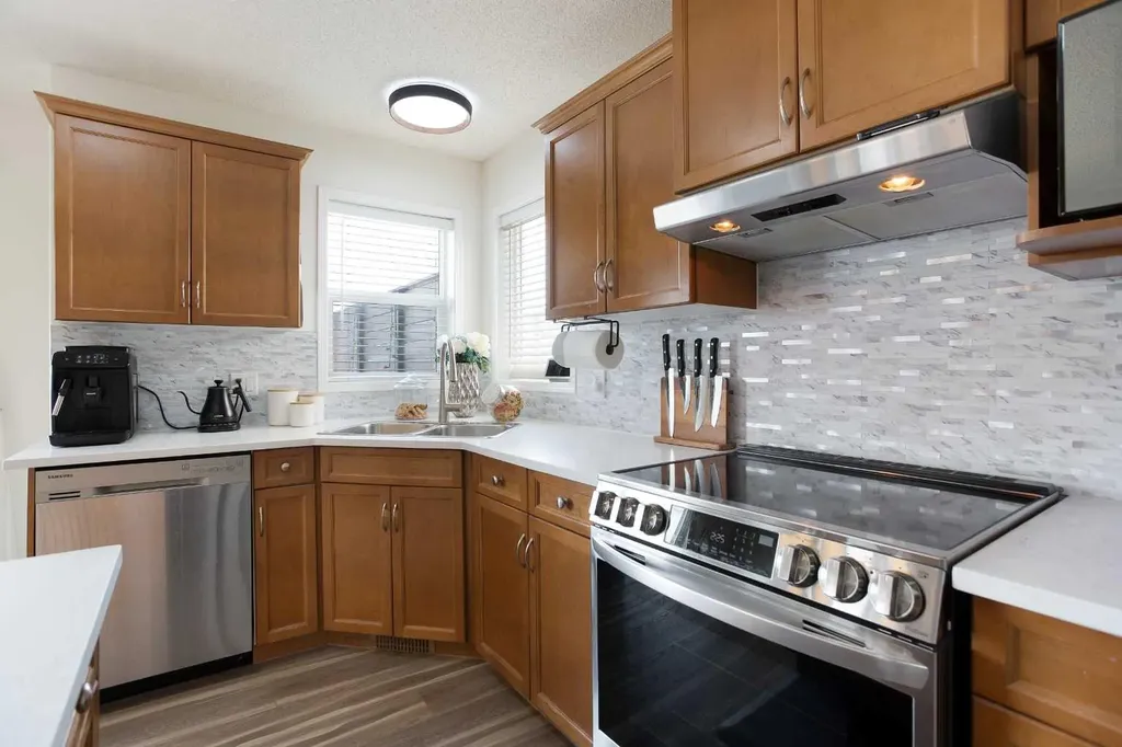 514 Stonegate Road NW Airdrie AB T4B3A1