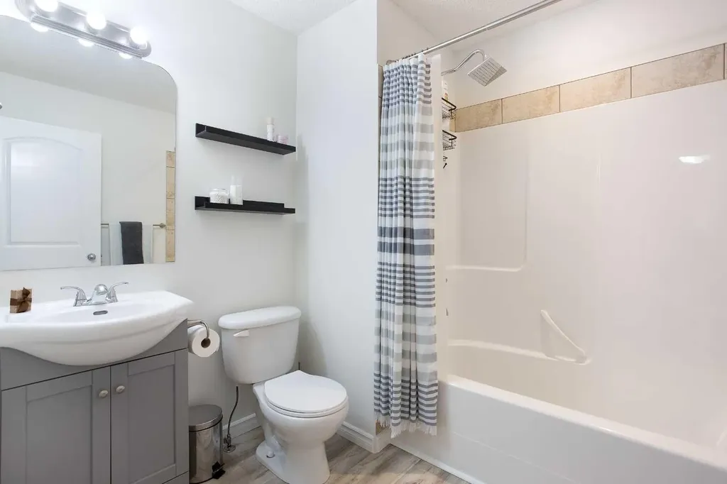 514 Stonegate Road NW Airdrie AB T4B3A1
