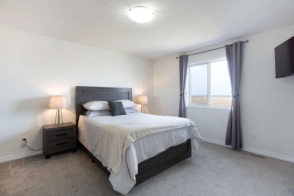 514 Stonegate Road NW Airdrie AB T4B3A1