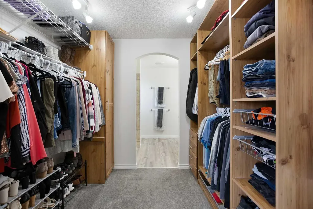 514 Stonegate Road NW Airdrie AB T4B3A1