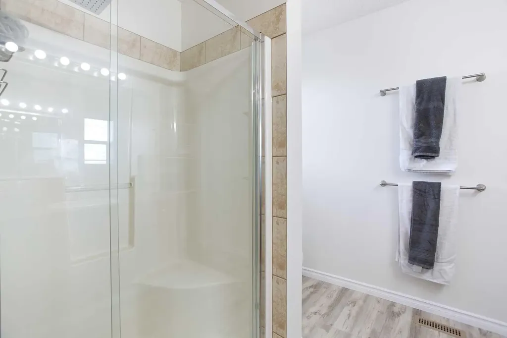 514 Stonegate Road NW Airdrie AB T4B3A1