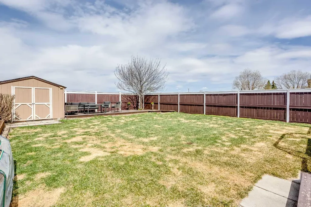 514 Stonegate Road NW Airdrie AB T4B3A1