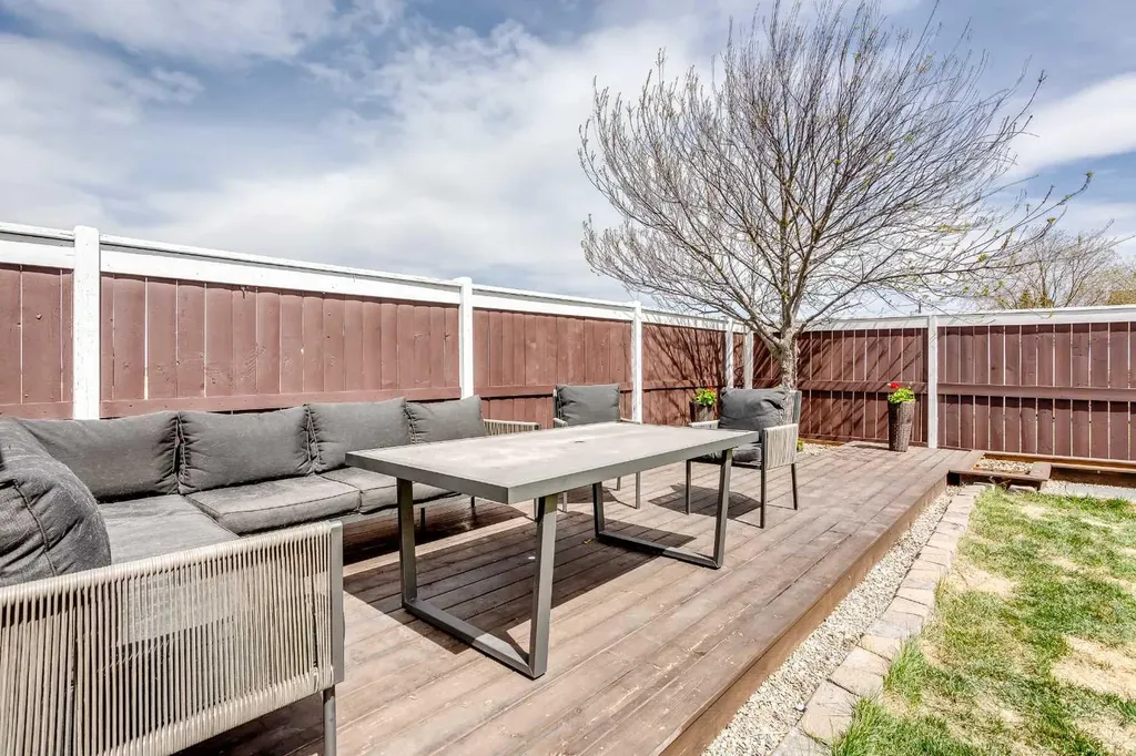 514 Stonegate Road NW Airdrie AB T4B3A1