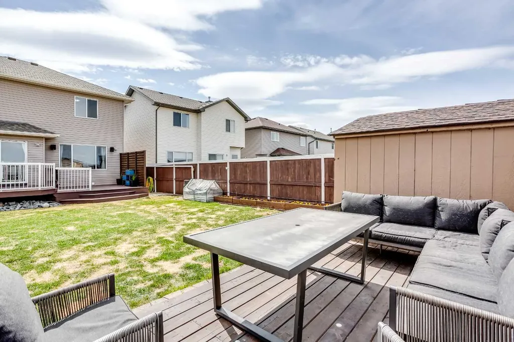 514 Stonegate Road NW Airdrie AB T4B3A1