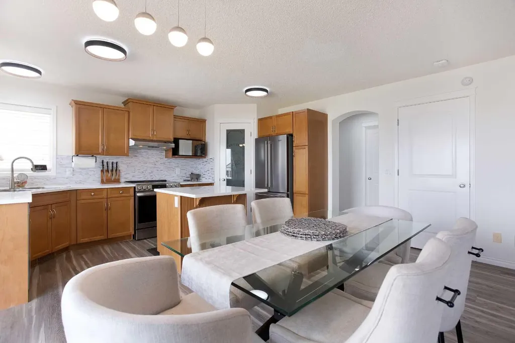 514 Stonegate Road NW Airdrie AB T4B3A1