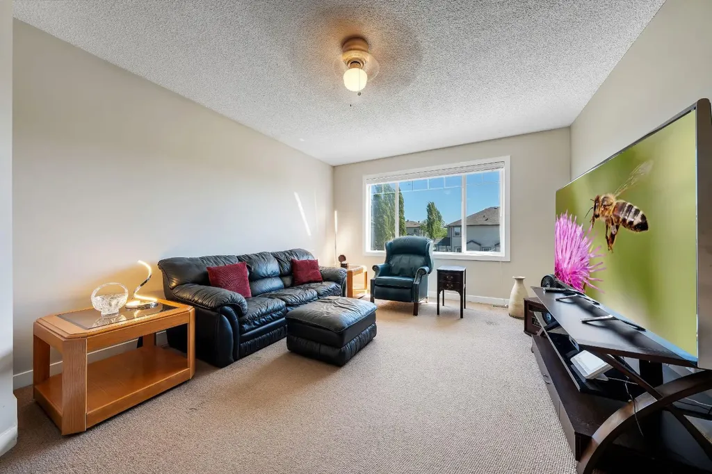 32 Everoak Close SW Calgary AB T2Y 0C3