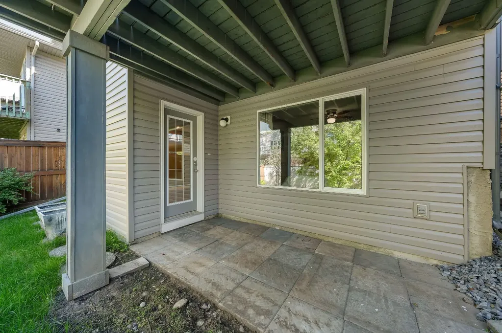 32 Everoak Close SW Calgary AB T2Y 0C3