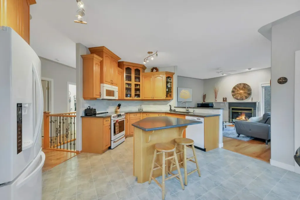 9 Creek Road Rural Ponoka County AB T4J 1R3