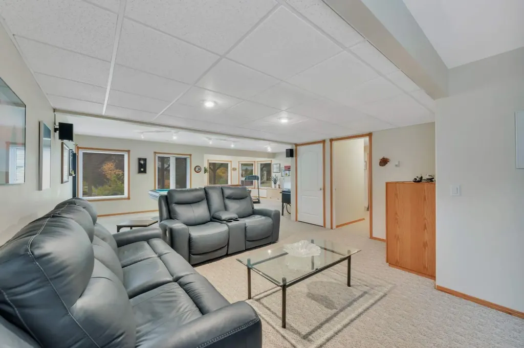 9 Creek Road Rural Ponoka County AB T4J 1R3