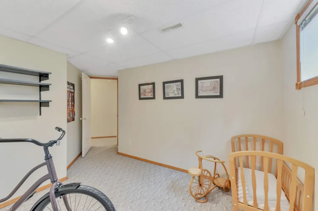 9 Creek Road Rural Ponoka County AB T4J 1R3