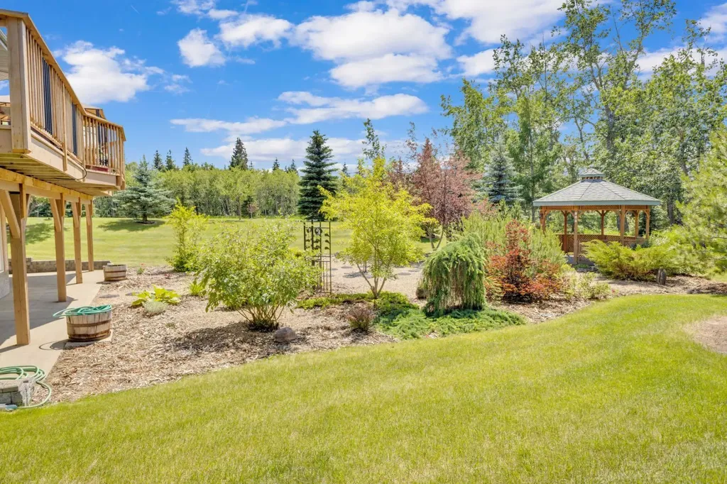 9 Creek Road Rural Ponoka County AB T4J 1R3