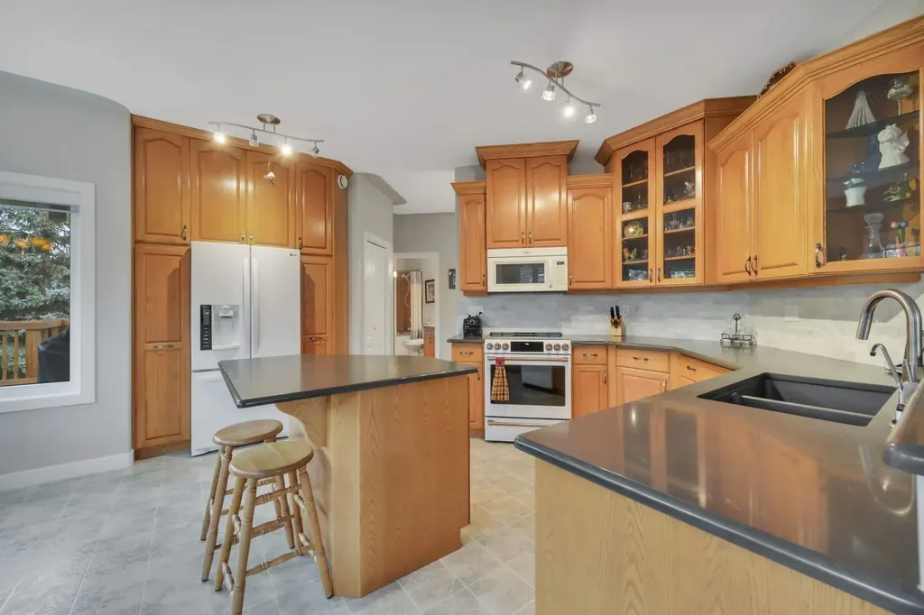 9 Creek Road Rural Ponoka County AB T4J 1R3