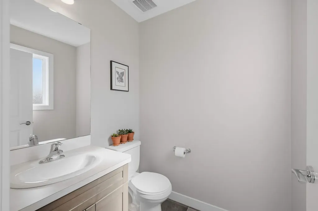 28 Hawthorn Place Sylvan Lake AB T4S 2L6