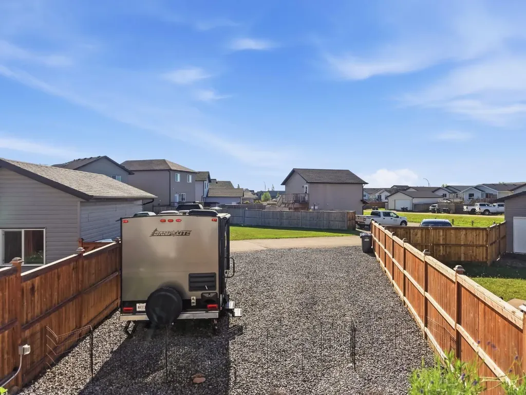 28 Hawthorn Place Sylvan Lake AB T4S 2L6