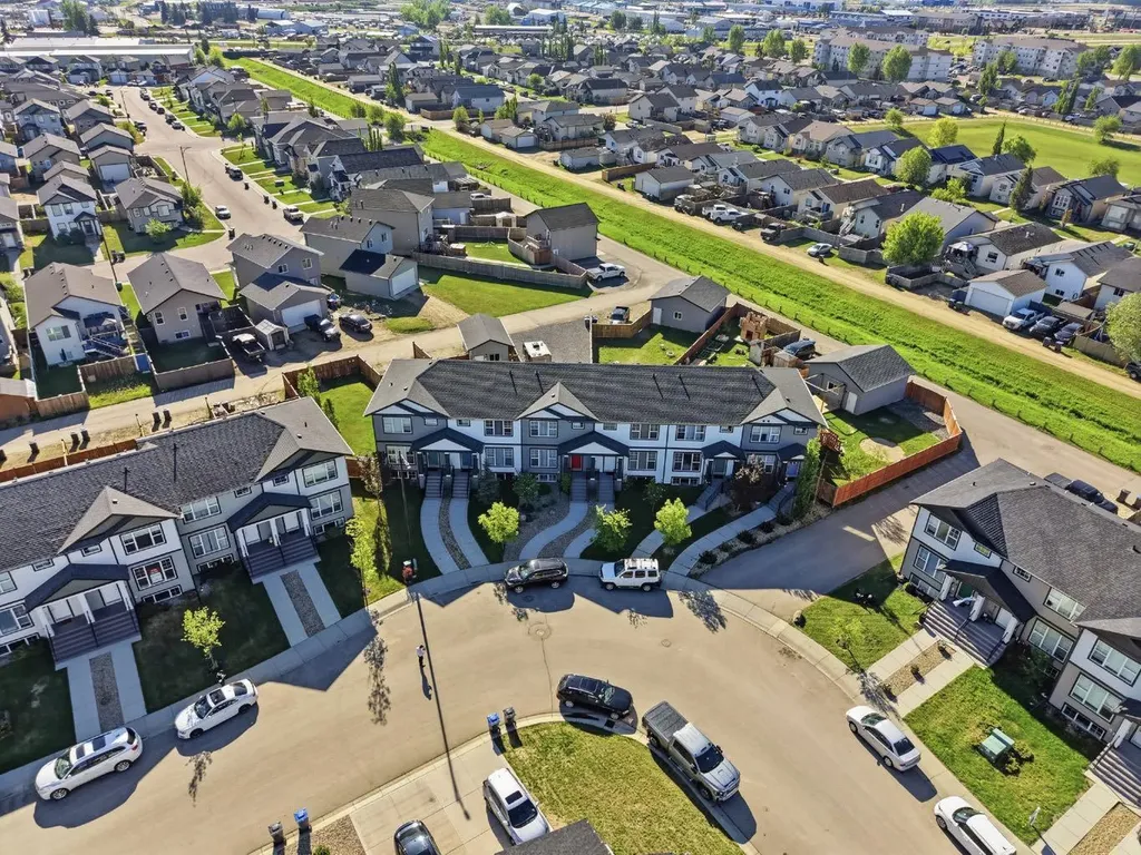 28 Hawthorn Place Sylvan Lake AB T4S 2L6