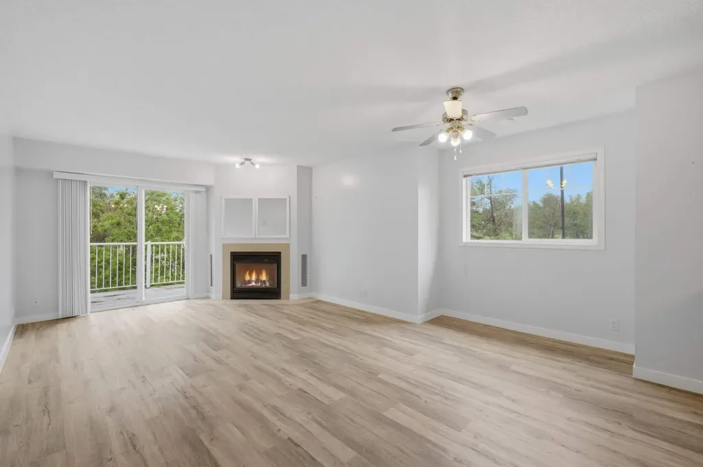 5220 50a Avenue Sylvan Lake AB T4S 1E5