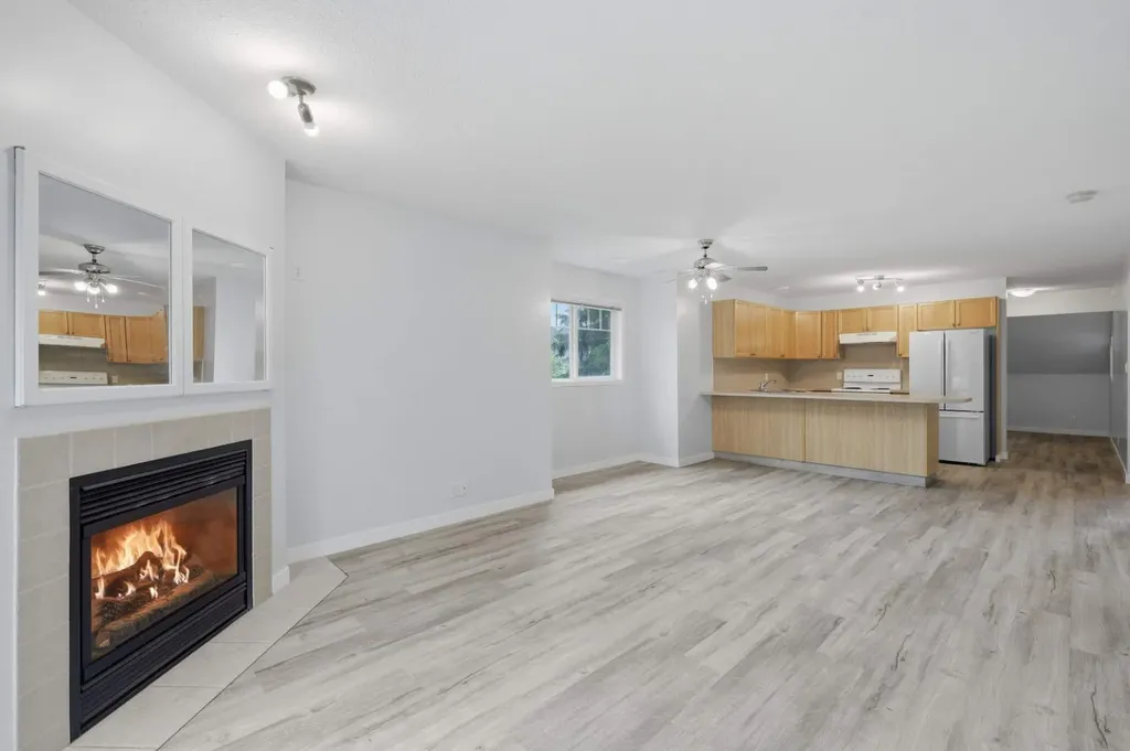 5220 50a Avenue Sylvan Lake AB T4S 1E5