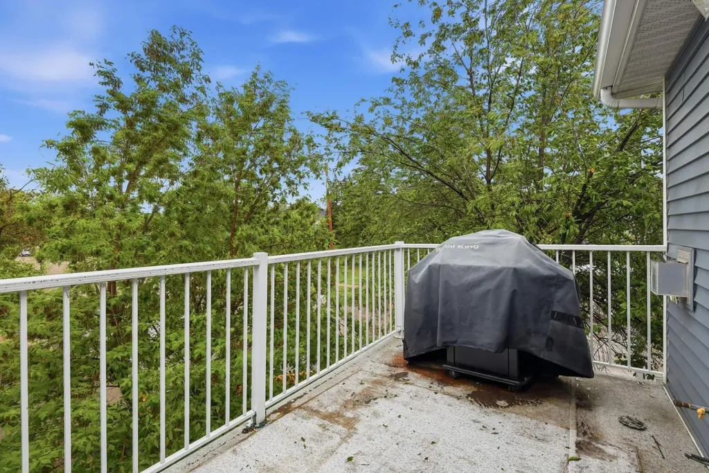 5220 50a Avenue Sylvan Lake AB T4S 1E5