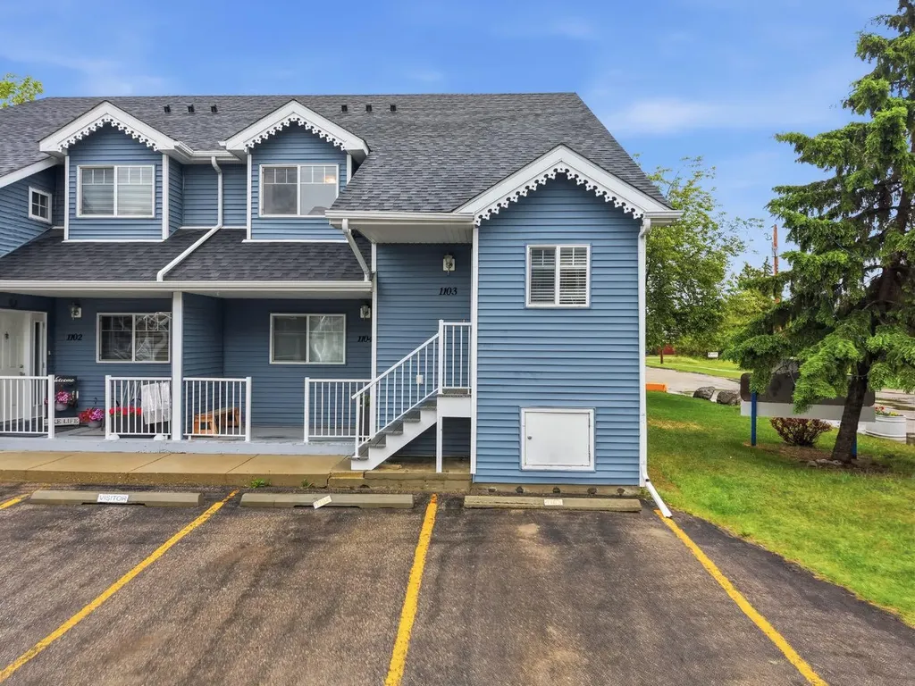 5220 50a Avenue Sylvan Lake AB T4S 1E5