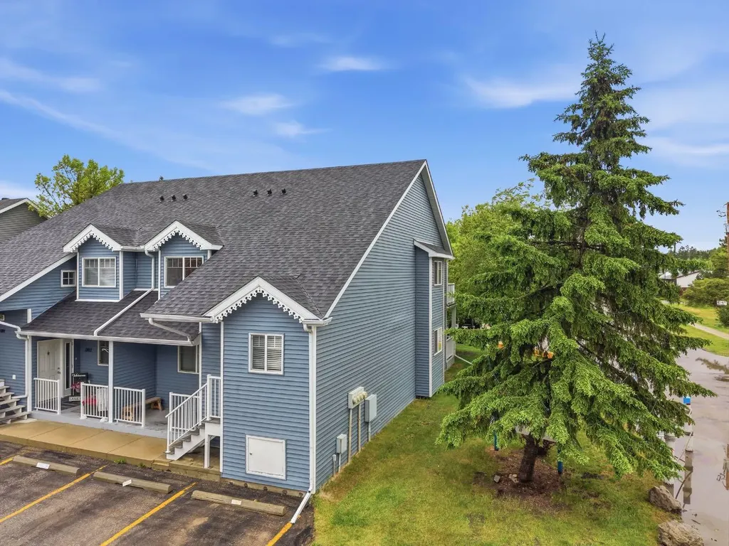 5220 50a Avenue Sylvan Lake AB T4S 1E5