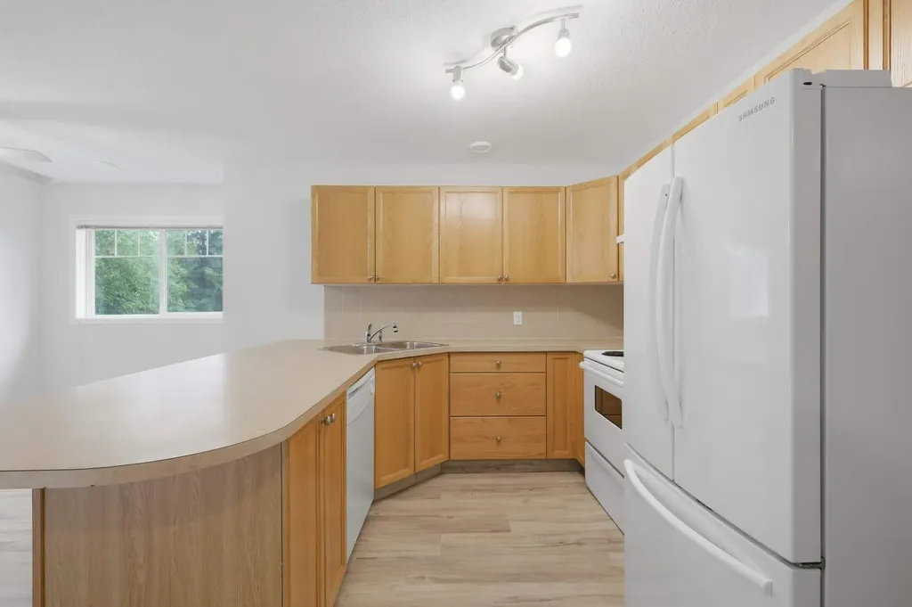5220 50a Avenue Sylvan Lake AB T4S 1E5