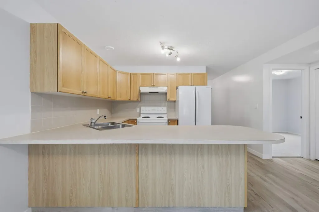 5220 50a Avenue Sylvan Lake AB T4S 1E5