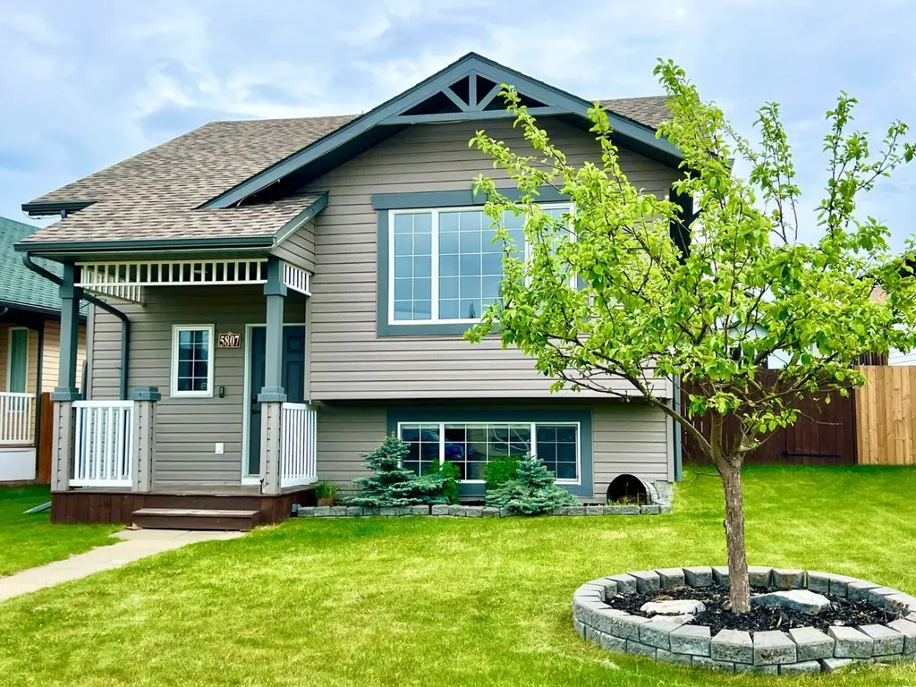 5807 44 Avenue Rocky Mountain House AB T4T 0A1
