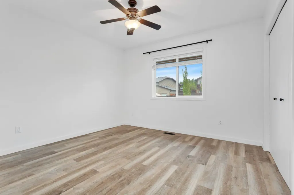 5807 44 Avenue Rocky Mountain House AB T4T 0A1